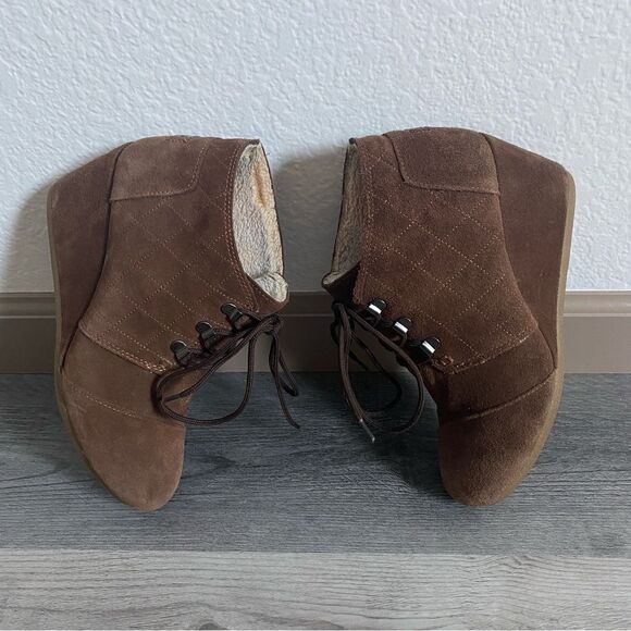 TOMS Ankle Booties Suede Wedge Shoes Brown Sherling 9 Women’s - Picture 5 of 9
